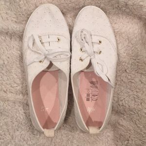 H&M White Eyelet Lace Up Low Top Sneaker Shoes